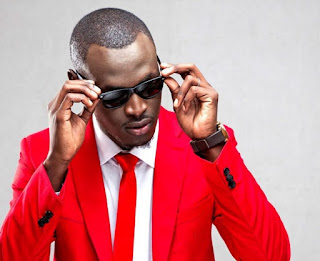 king kaka in red suit e1476959846406 1024x836 880x718 8
