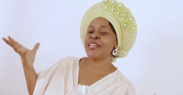 Jennifer Mgendi – Nimemuona Yesu