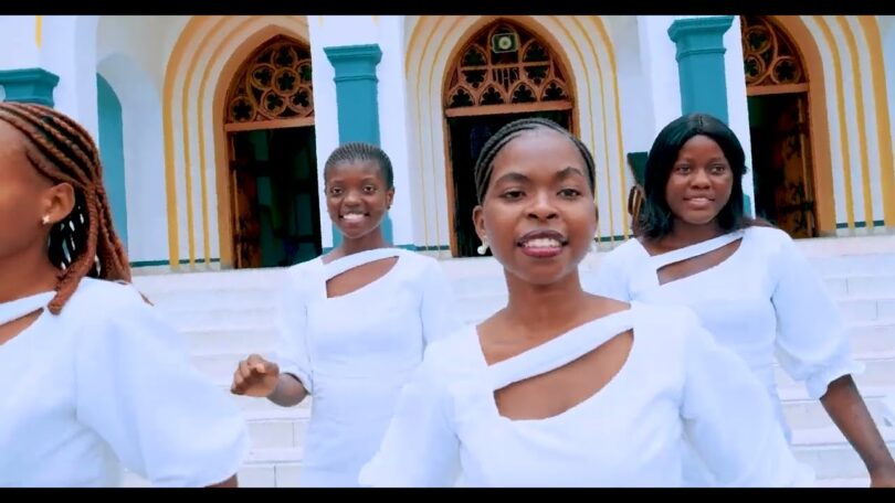 Kwaya Ya Mt. Donbosco Kipunguni Dsm Kristo Mfufuka