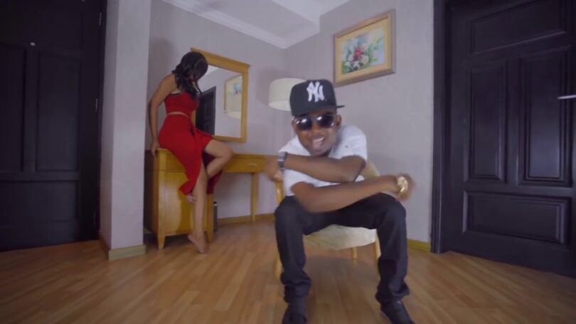 Mr Blue Baki na Mimi